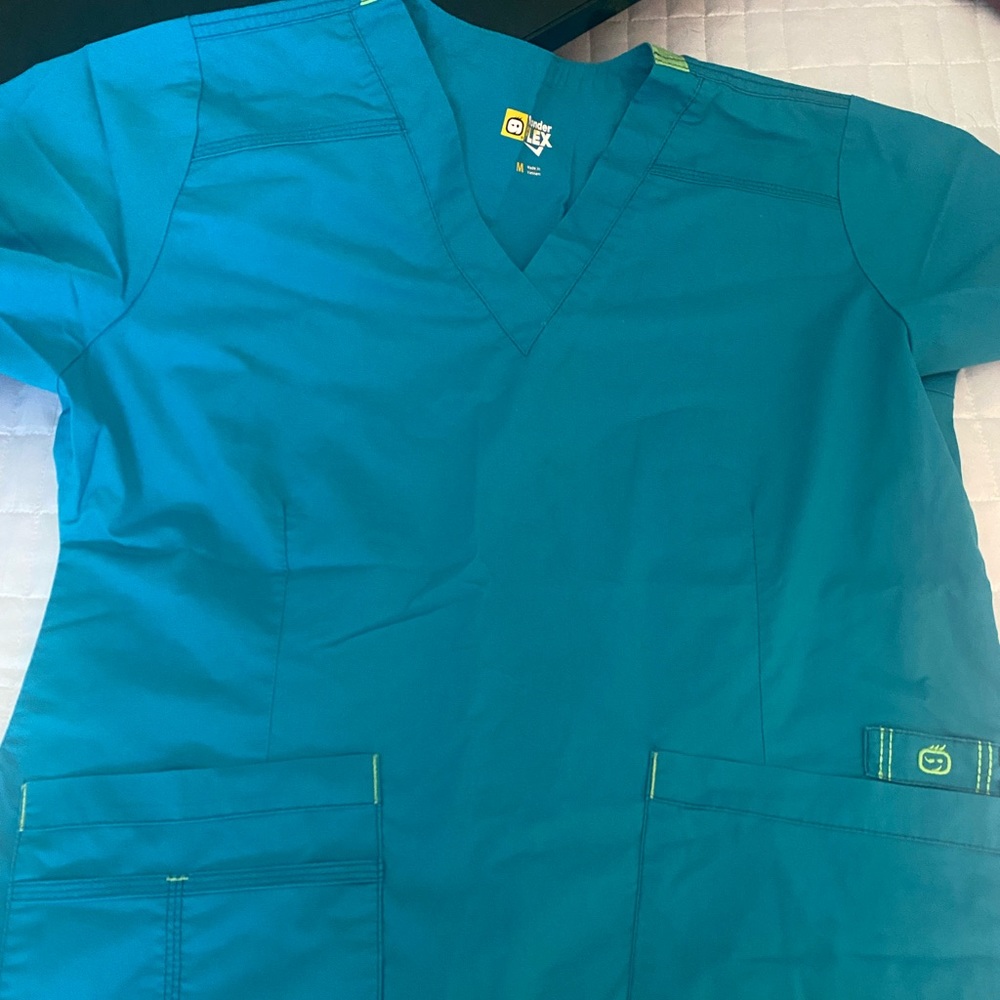 Wonderflex scrub top by Wonderwink teal M